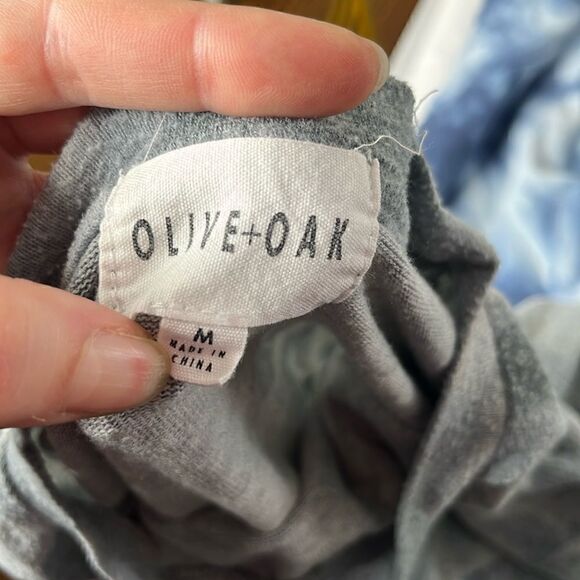 Women’s Medium Olive and Oak Camo Crew - Picture 2 of 5